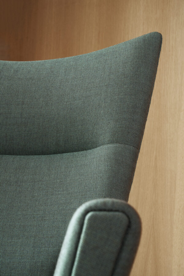 Wing Chair - Wegner - Model CH445 - Image 4