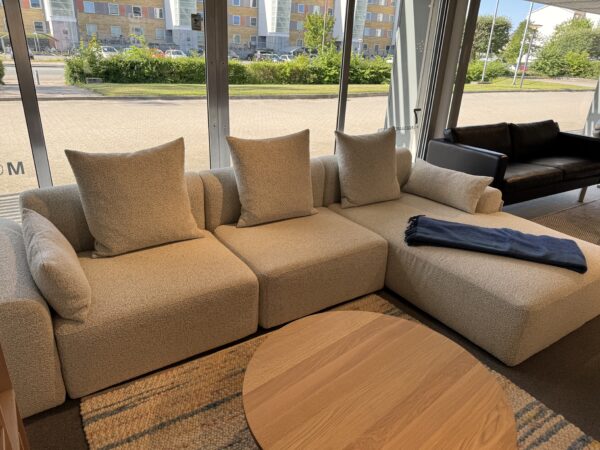 Sofa – Tenksom - Model Rund m/ chaiselong (udstillingsmodel) - Image 3
