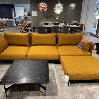 Sofa – Tenksom - Model Kayto INKL. puf og stol (udstillingsmodel)