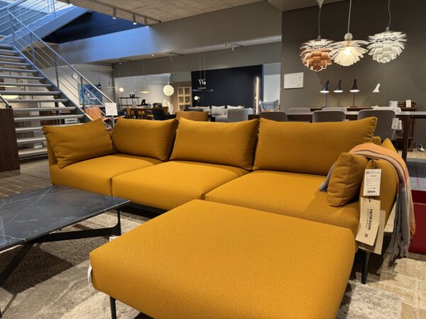 Sofa – Tenksom - Model Kayto INKL. puf og stol (udstillingsmodel) - Image 3