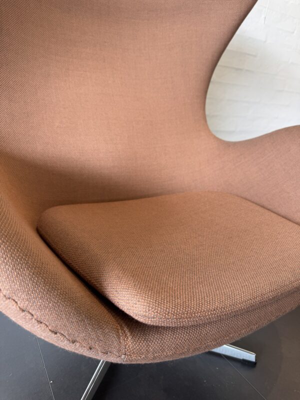 SOLGT ! Ægget – Arne Jacobsen - Model 3316 u/ returdrej (udstillingsmodel) - Image 2
