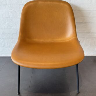 Loungestol – Muuto - Model Fiber Lounge (udstillingsmodel)