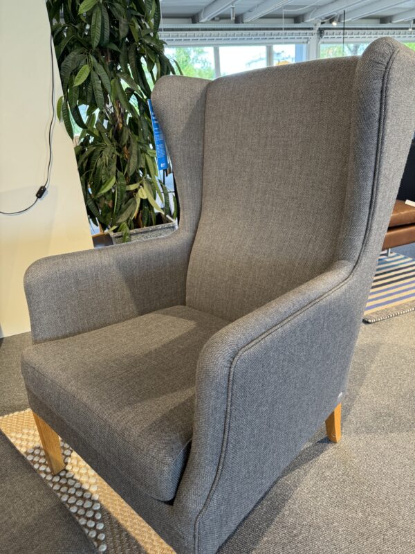 Lænestol – Nielaus - Model Jade inkl. skammel (udstillingsmodel) - Image 3