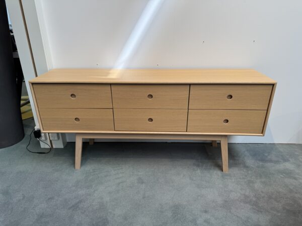 Skænk/kommode – FDB Møbler - Model Butler - 6 skuffer (udstillingsmodel) - Image 3
