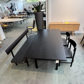 Spisebordsæt – Børge Mogensen - Spisebord + bænk + 2 stole (udstillingsmodel)