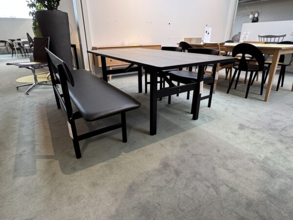 Spisebordsæt – Børge Mogensen - Spisebord + bænk + 2 stole (udstillingsmodel) - Image 2