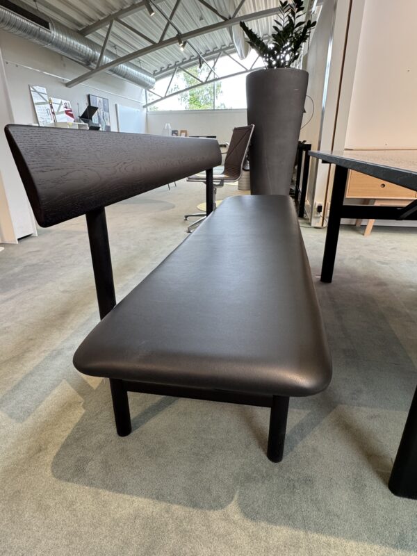 Spisebordsæt – Børge Mogensen - Spisebord + bænk + 2 stole (udstillingsmodel) - Image 3