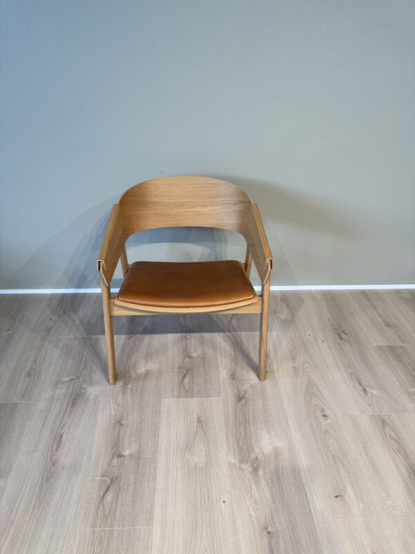 Loungestol – Muuto - Model Cover (udstillingsmodel)