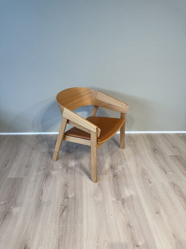 Loungestol – Muuto - Model Cover (udstillingsmodel) - Image 2
