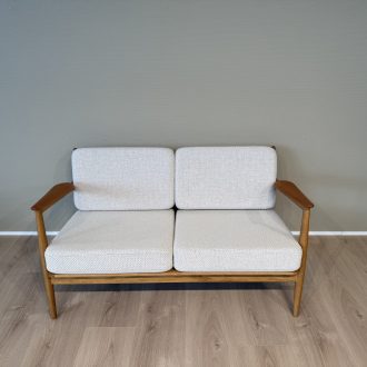 Sofa – Ib Kofod-Larsen - Model MO107S (udstillingsmodel)