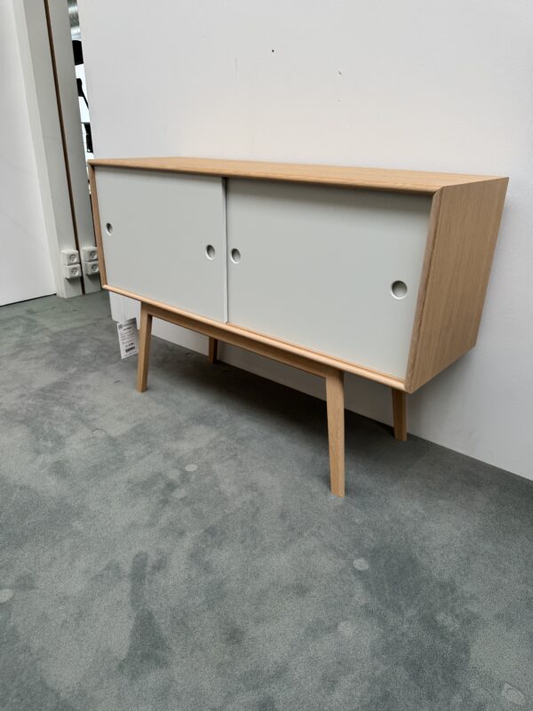 Skænk – FDB Møbler - Model Butler A83 - 2 låger (udstillingsmodel) - Image 3