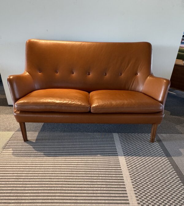 2. pers sofa – Nielaus - Model AV53 (udstillingsmodel)