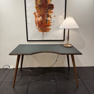 Skrivebord – VIA Cph - Model Boomerang (udstillingsmodel)