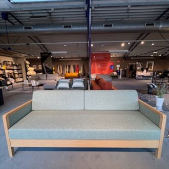 Sovesofa – Model 168 - Eg sæbe (udstillingsmodel)