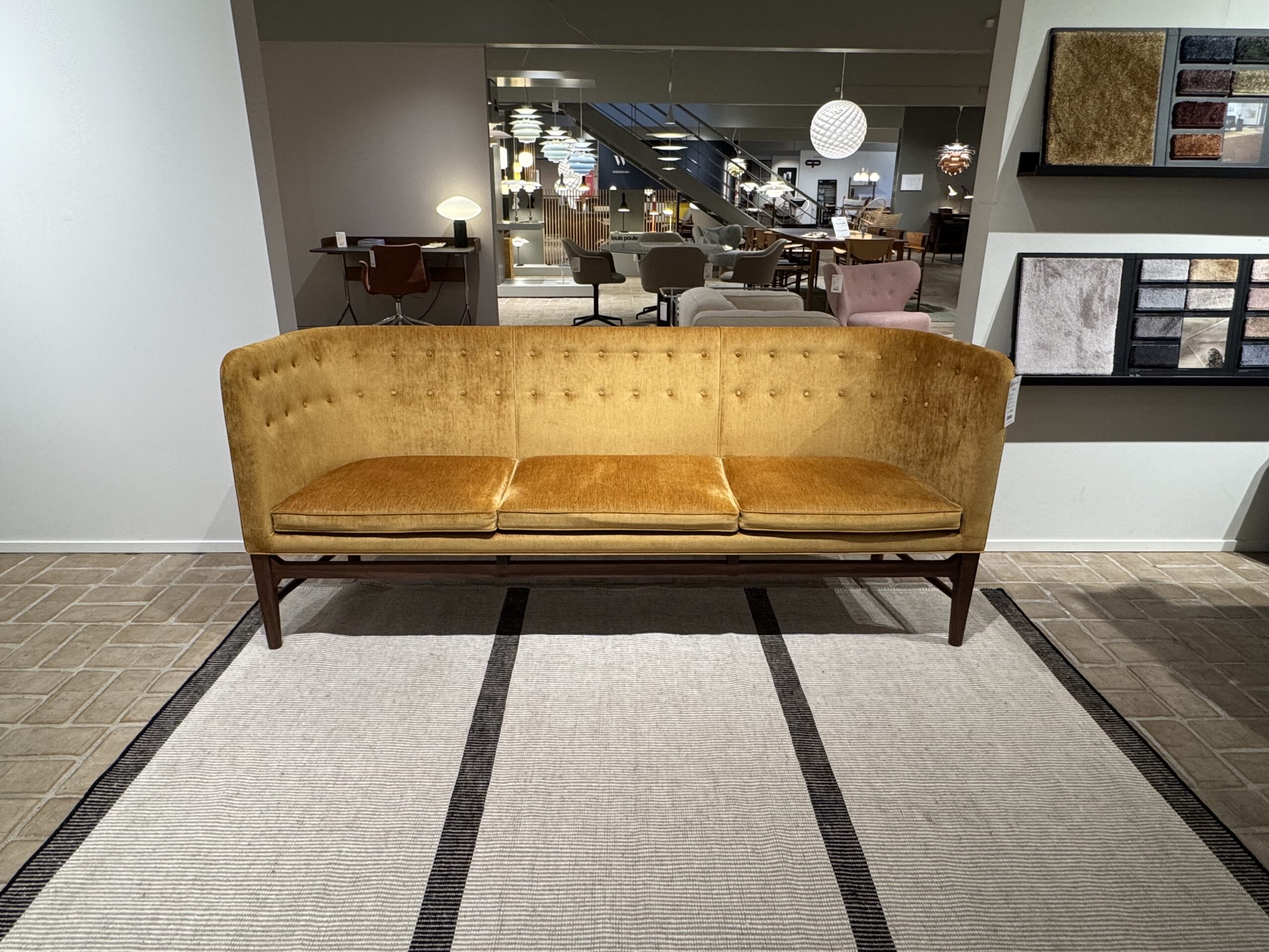 3 pers. Sofa – Arne Jacobsen - Mayor AJ5 (udstillingsmodel)