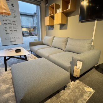 Sofa – Tenksom - Model Arthon inkl. skammel (udstillingsmodel)