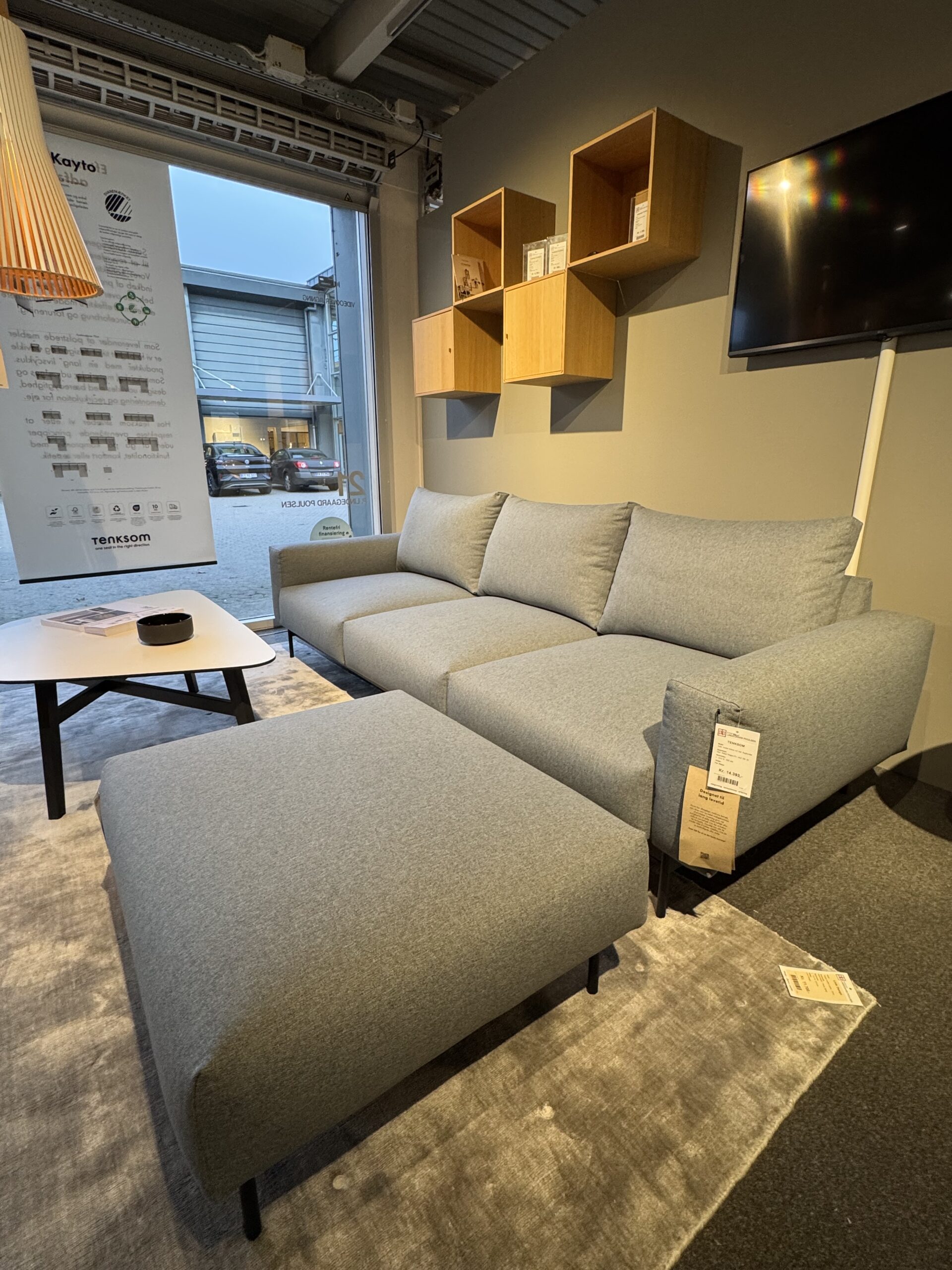 Sofa – Tenksom - Model Arthon inkl. skammel (udstillingsmodel)