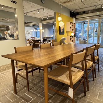 Brdr. Krüger - Arv Spisebordsæt - Spisebord & 6 stole (udstillingsmodel)