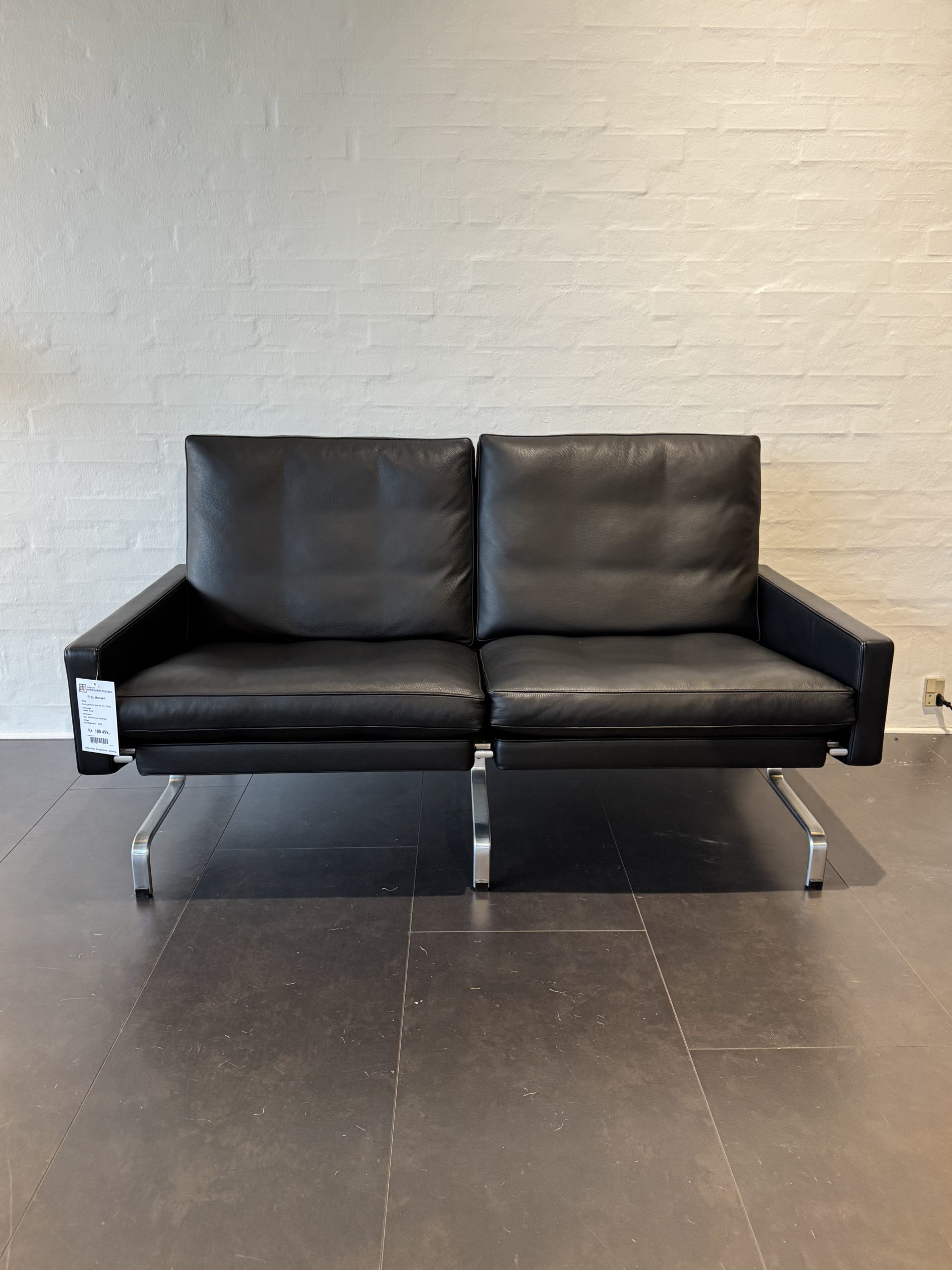 2 pers. sofa – Poul Kjærholm - PK31™ (udstillingsmodel)