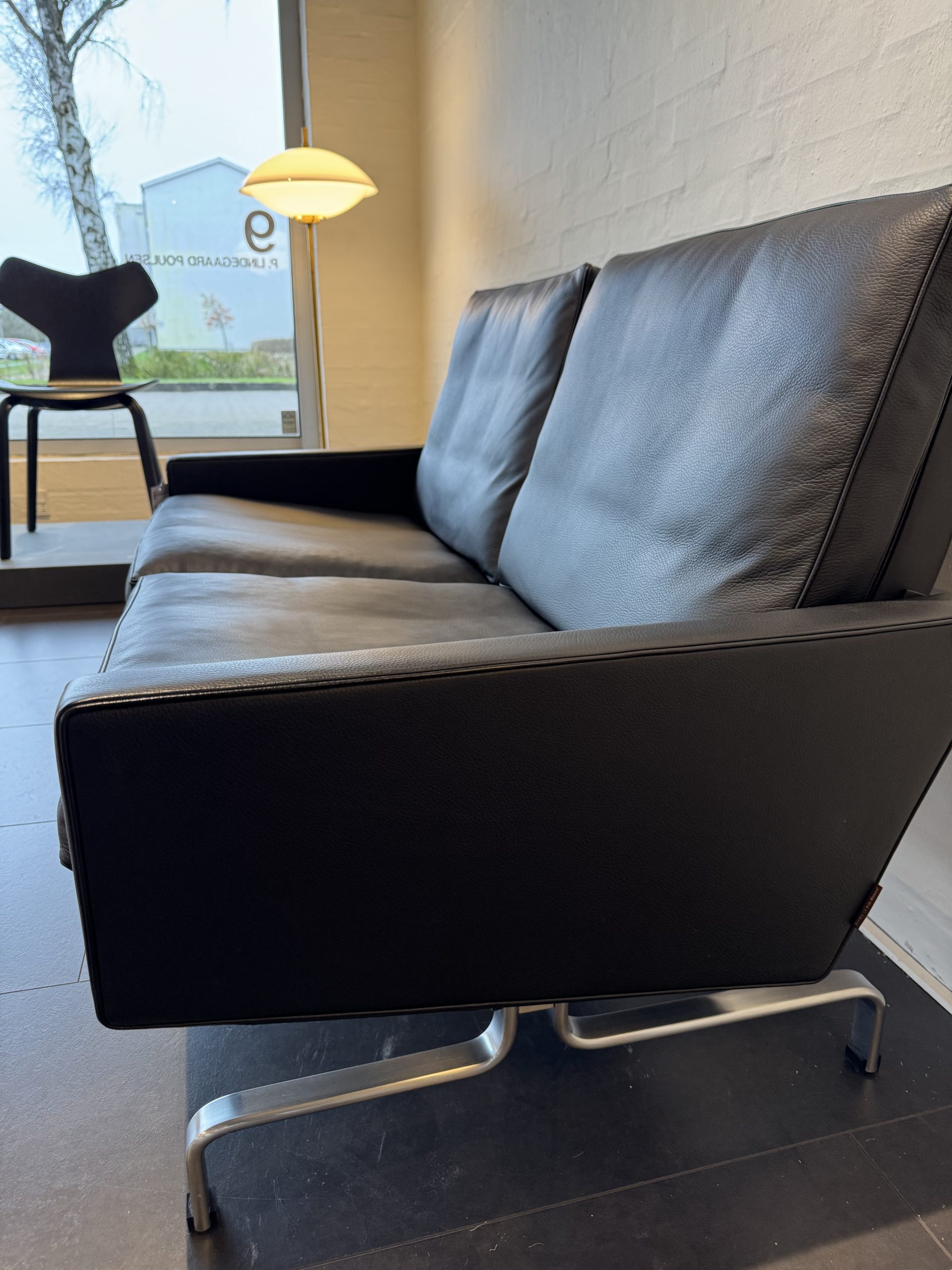 2 pers. sofa – Poul Kjærholm - PK31™ (udstillingsmodel) - Billede 2