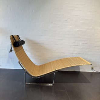Loungestol – Poul Kjærholm - PK24™ (udstillingsmodel)