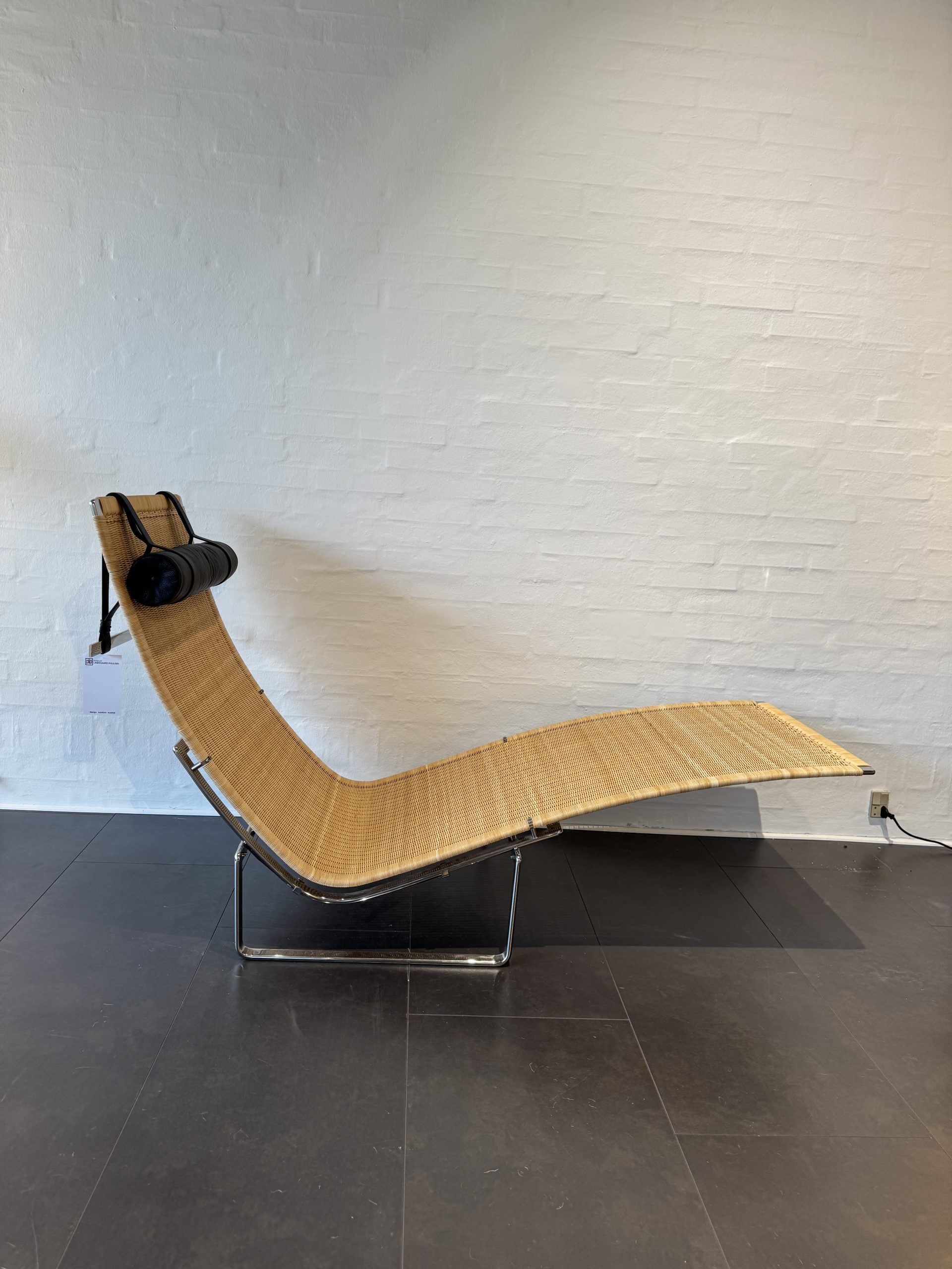 Loungestol – Poul Kjærholm - PK24™ (udstillingsmodel)