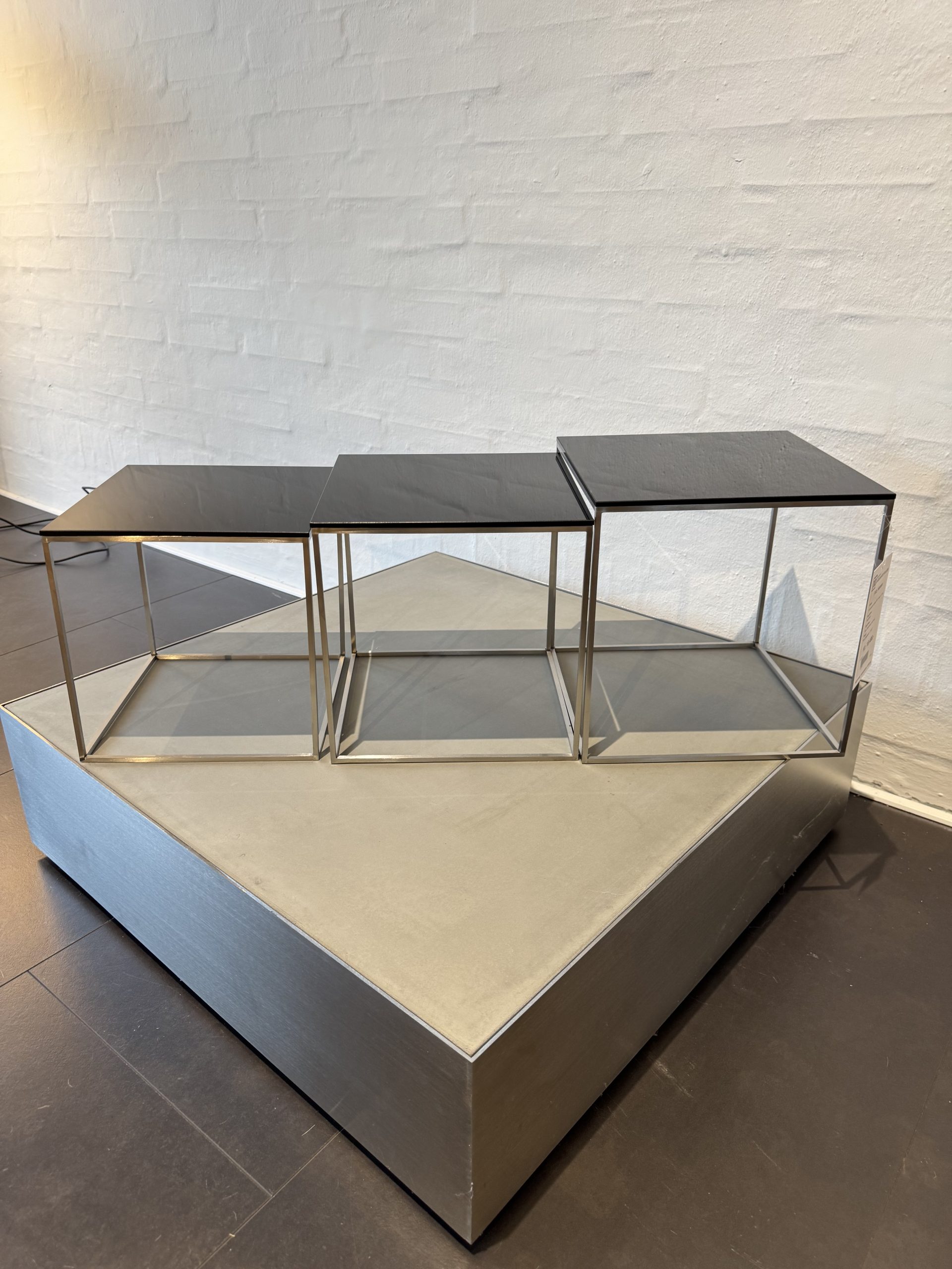 Sideborde/indskudsborde – Poul Kjærholm - PK71™ (udstillingsmodel) - Billede 2