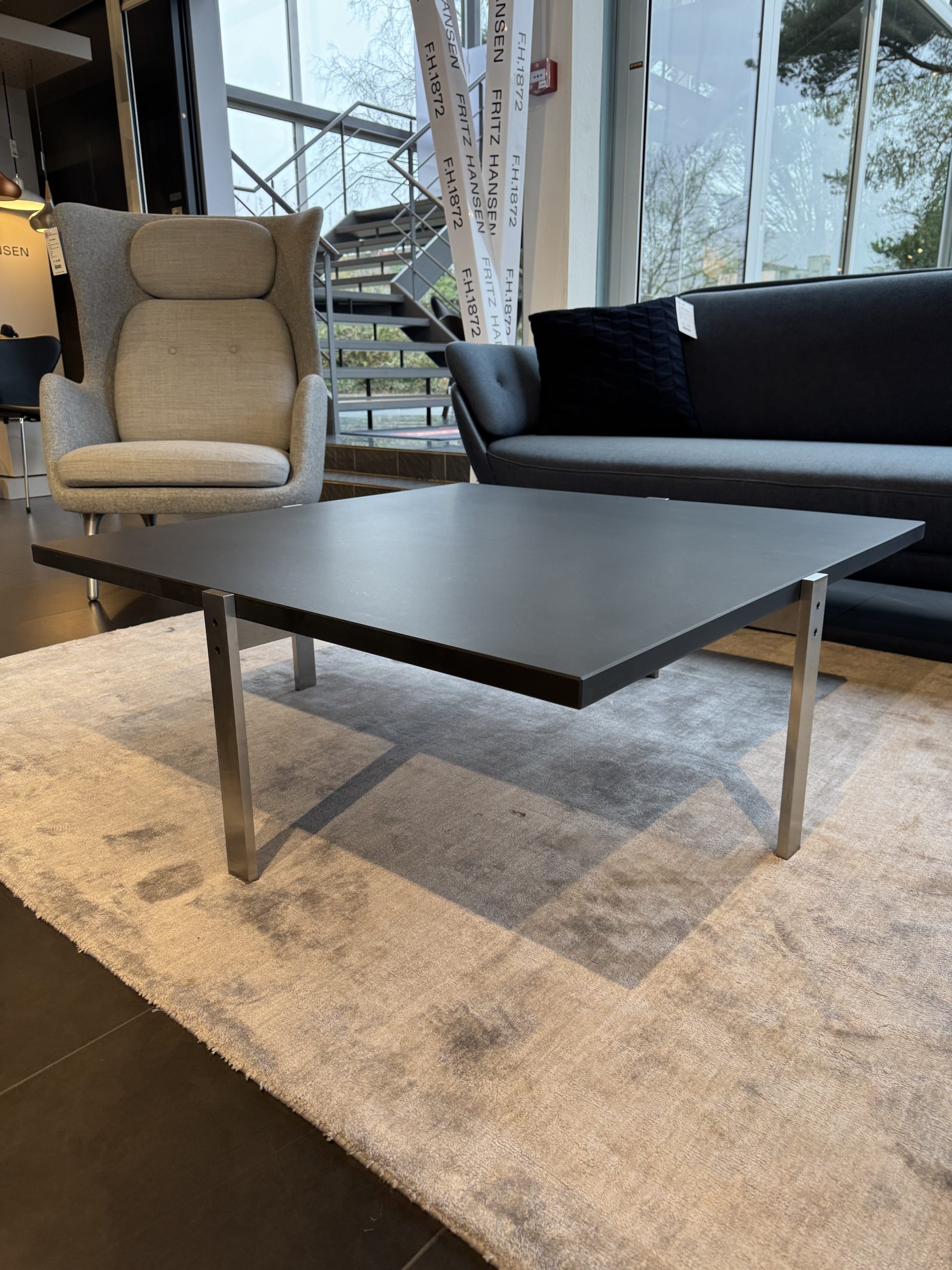 Sofabord – Poul Kjærholm - PK65™ (udstillingsmodel)