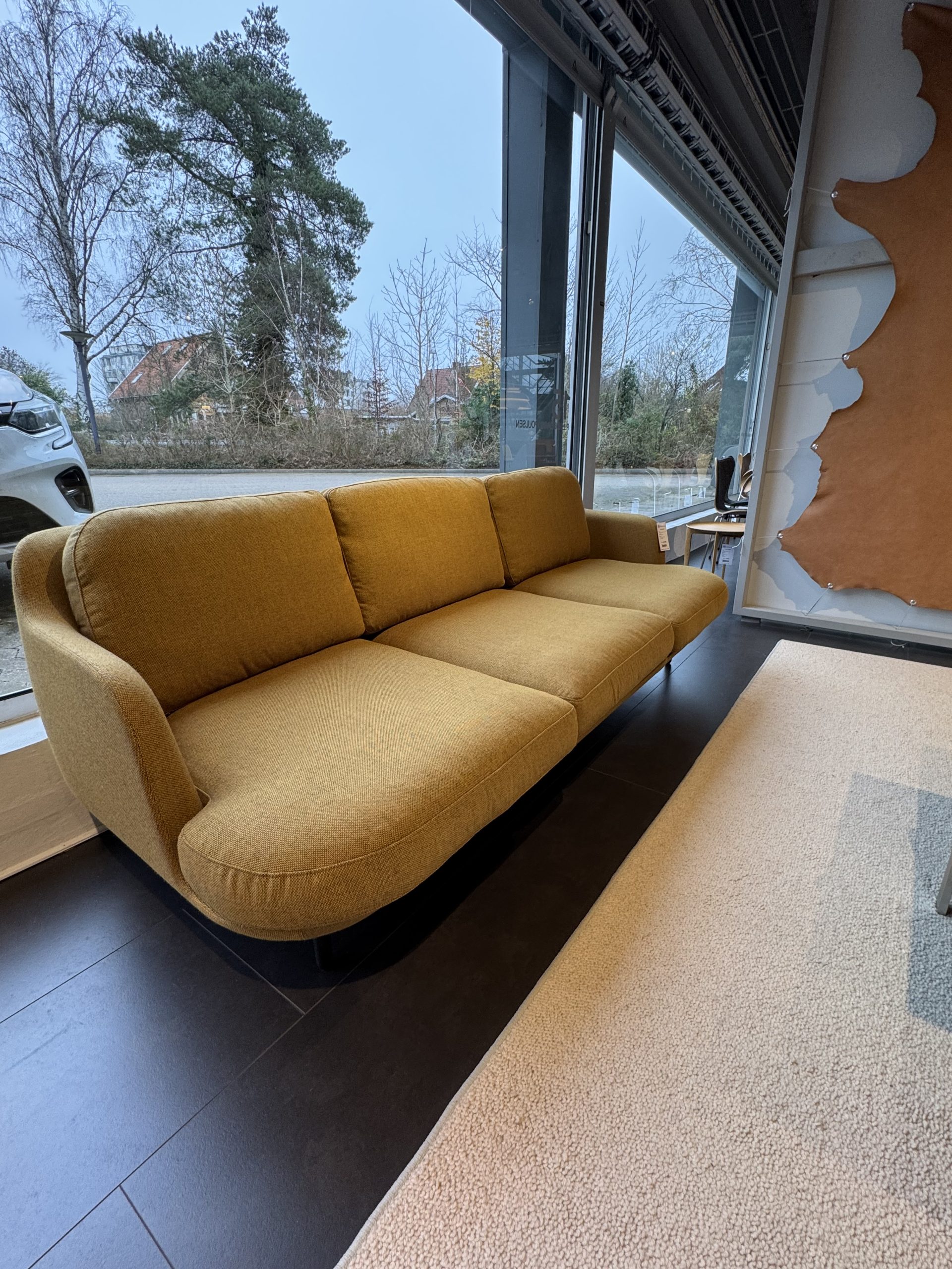 3 pers. Sofa – Jaime Hayon - Model Lune™ (udstillingsmodel)