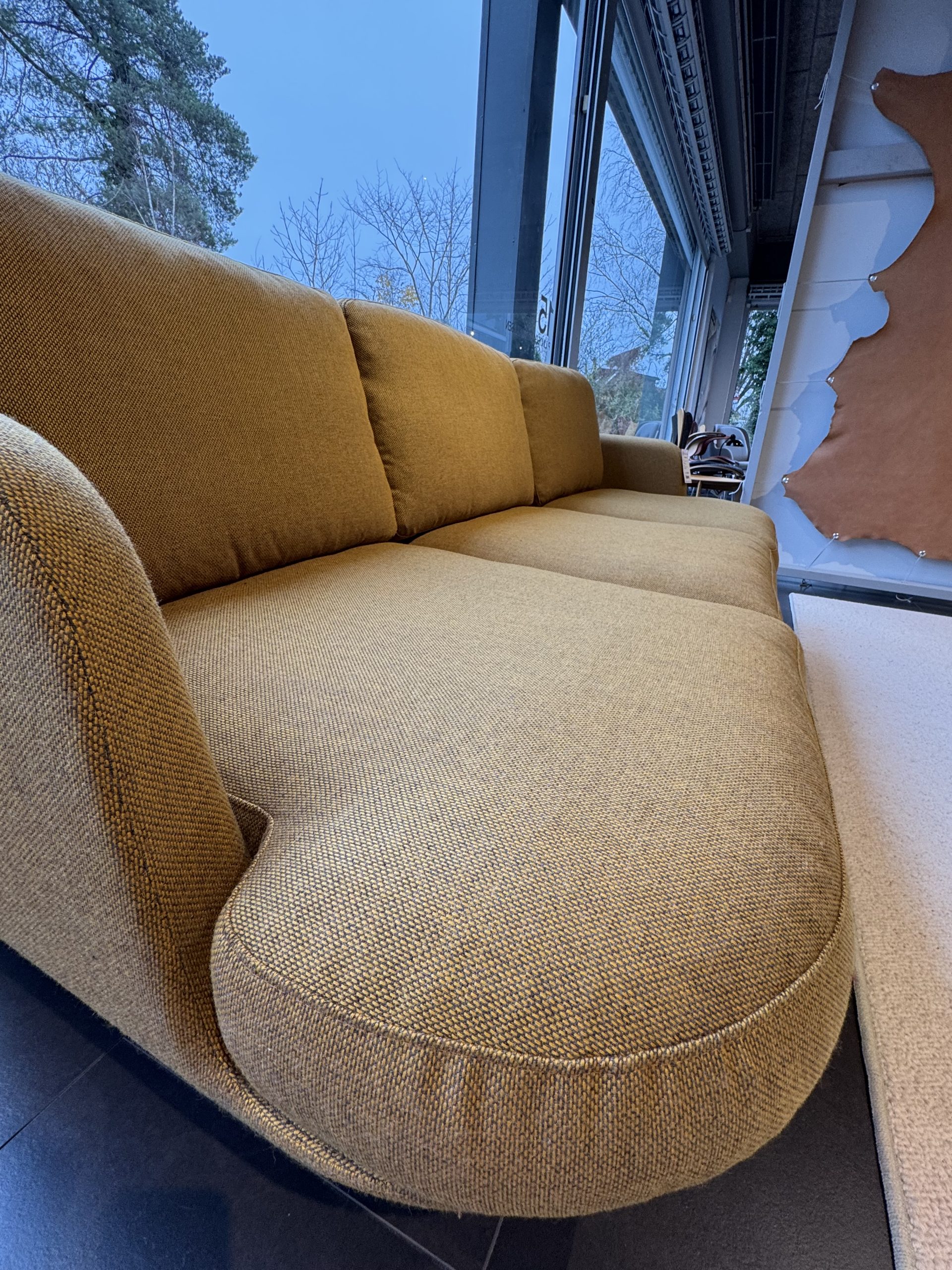 3 pers. Sofa – Jaime Hayon - Model Lune™ (udstillingsmodel) - Billede 2